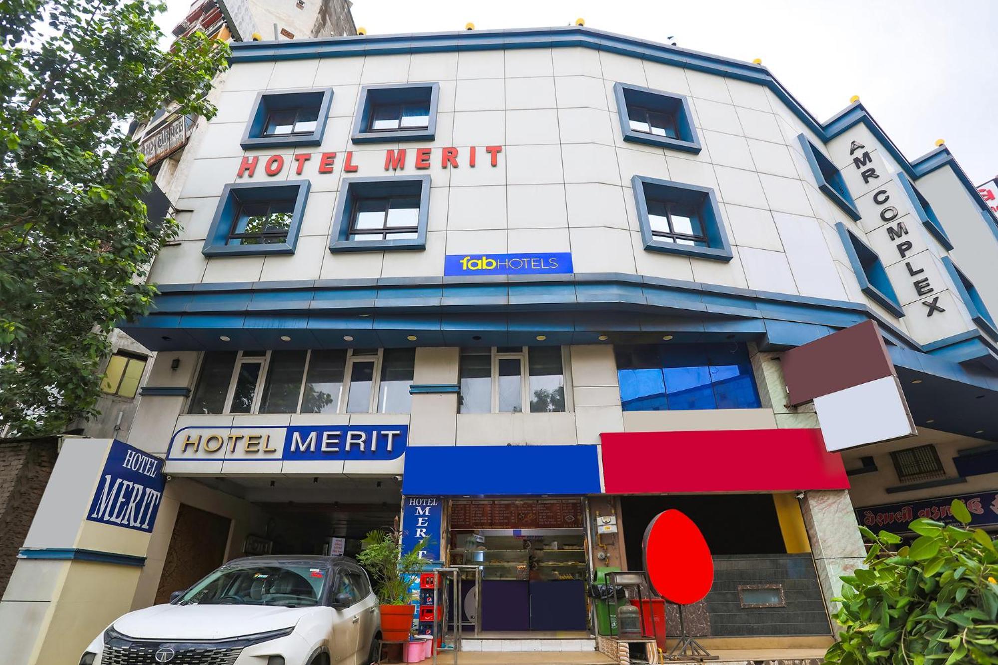 Hotel Merit Surat Exterior photo